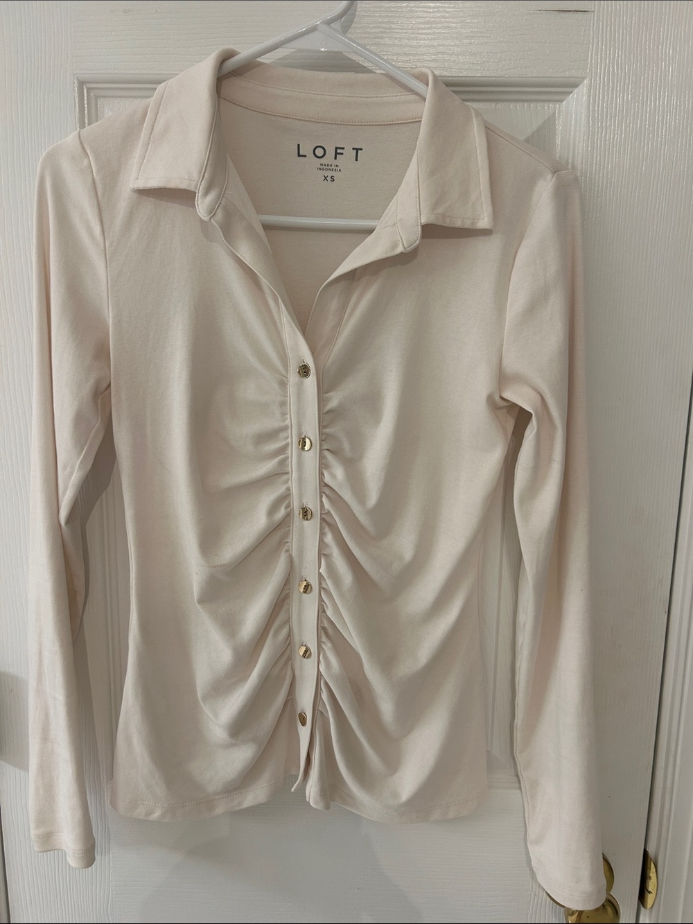 LOFT Cream Ruched Button-Front Collared Top